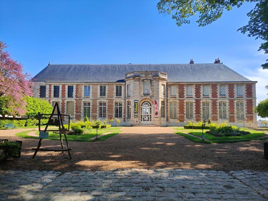 Apartment T2 54m² Parking Coeur De Chartres